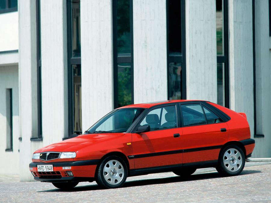  Lancia Delta 2.0 16v HF Turbo 1993 года  (фото 5 из 6)